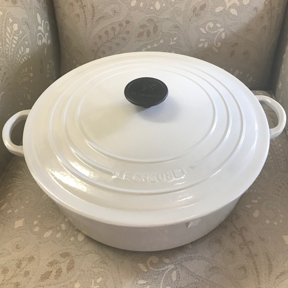Le Creuset 6.75 qt Round Wide Dutch Oven/ Vapeur (Light grey) Color
